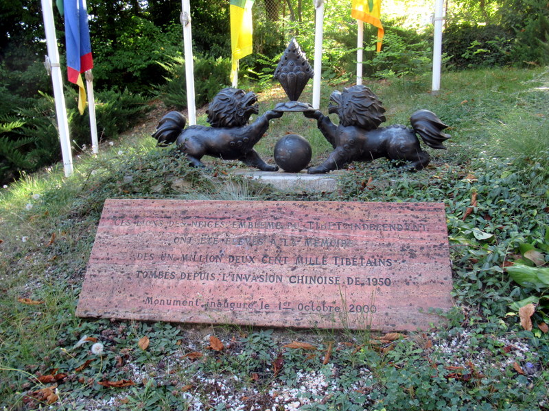 Digne, Maison d'A. David-Néel, les lions des neiges (emblème du Tibet indépendant)